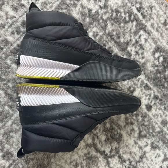 Sorel women's Black Quilted Zip Boots - Picture 3 of 4